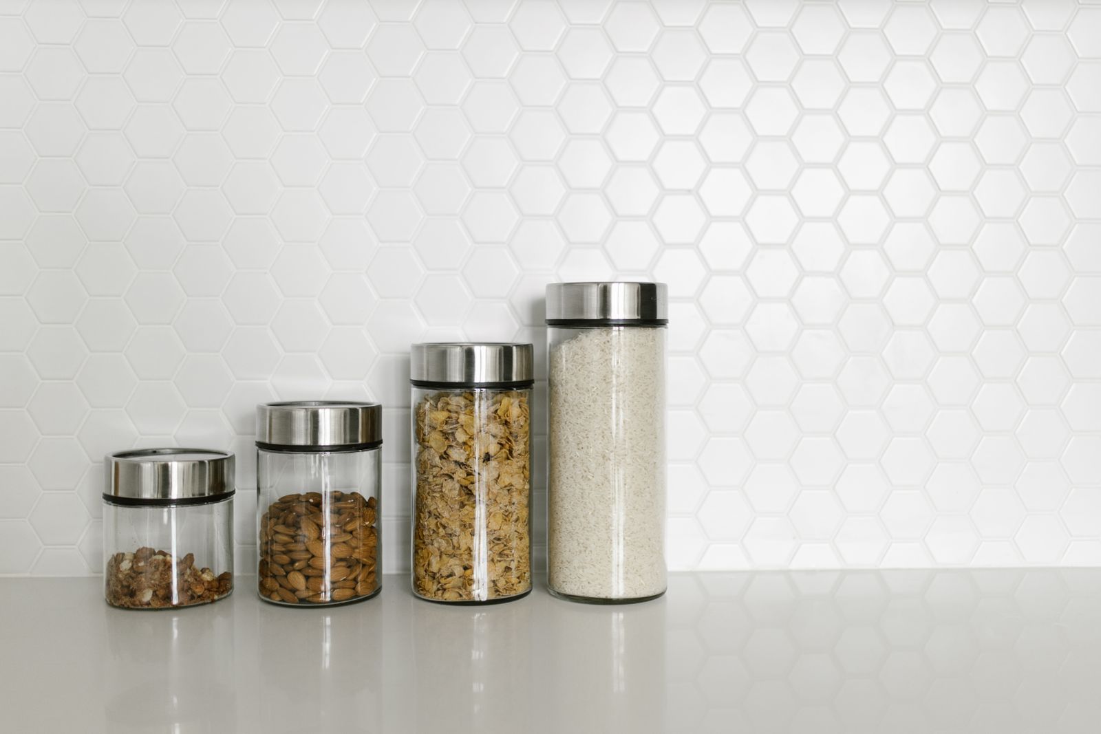 Optimiser le rangement d’une petite cuisine — astuces pratiques