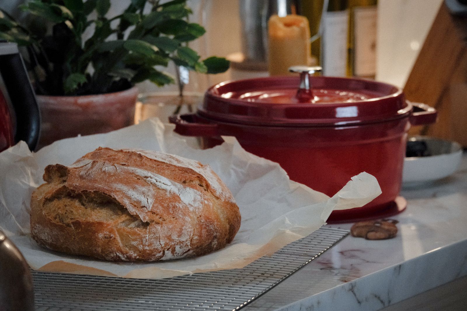 Conserver les viennoiseries croustillantes: astuces économiques