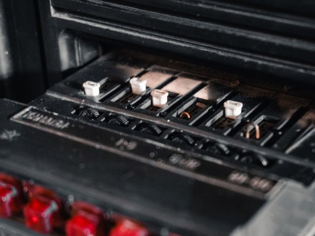 Réparer la poignée d&rsquo;un four électrique : étapes et sécurité