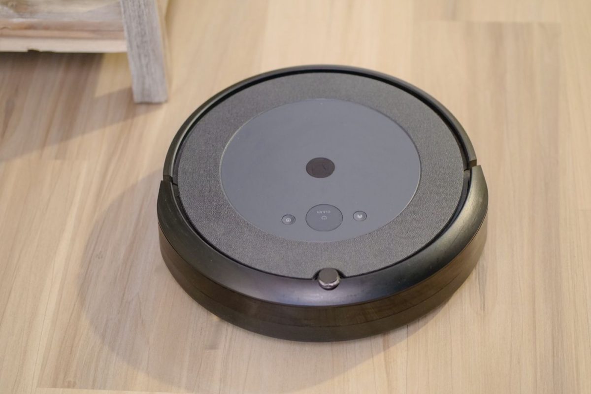 Roomba ou Roborock : quel robot pour un appartement ?