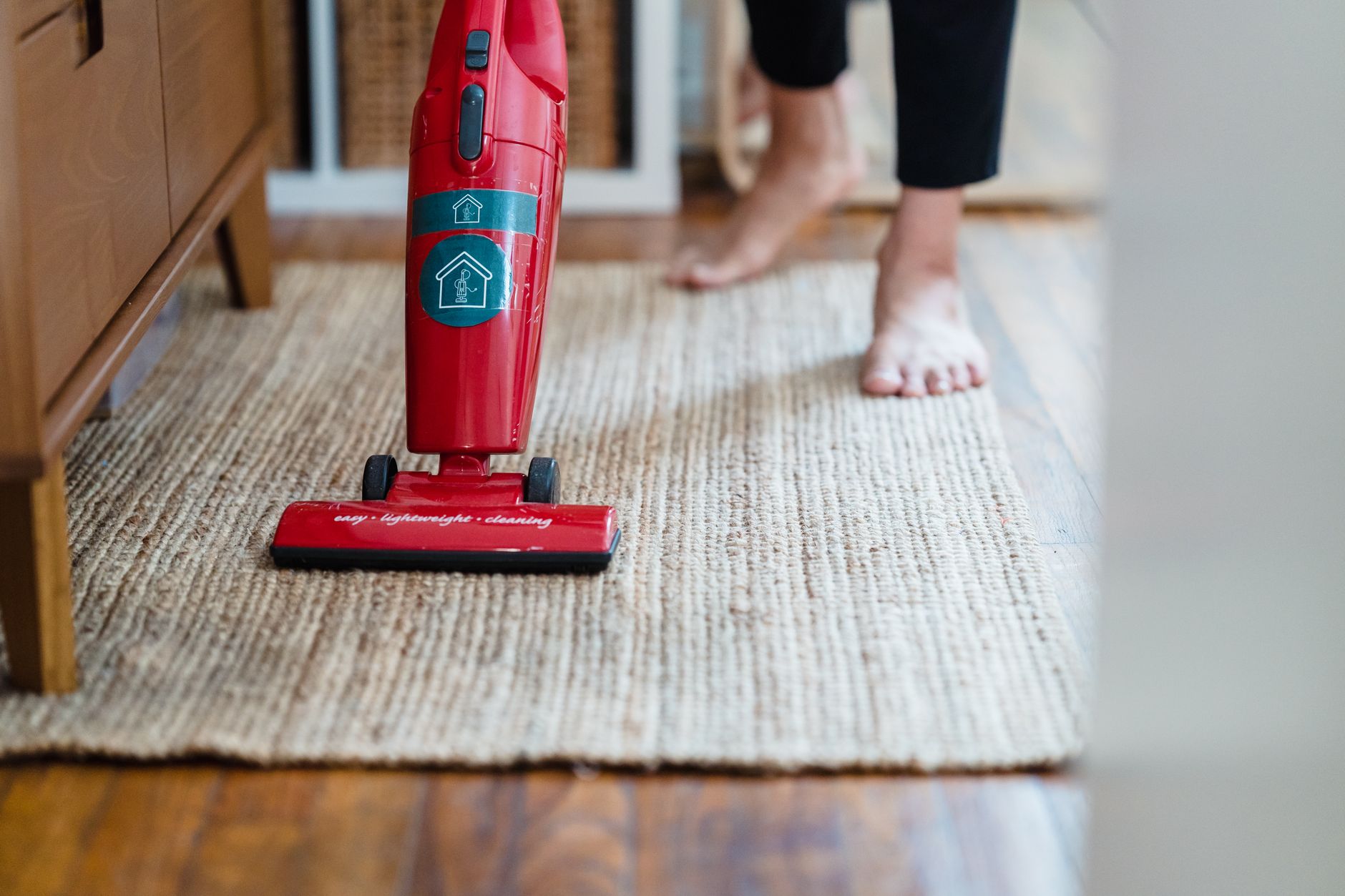 Dyson ou Philips : quel aspirateur sans fil choisir ?